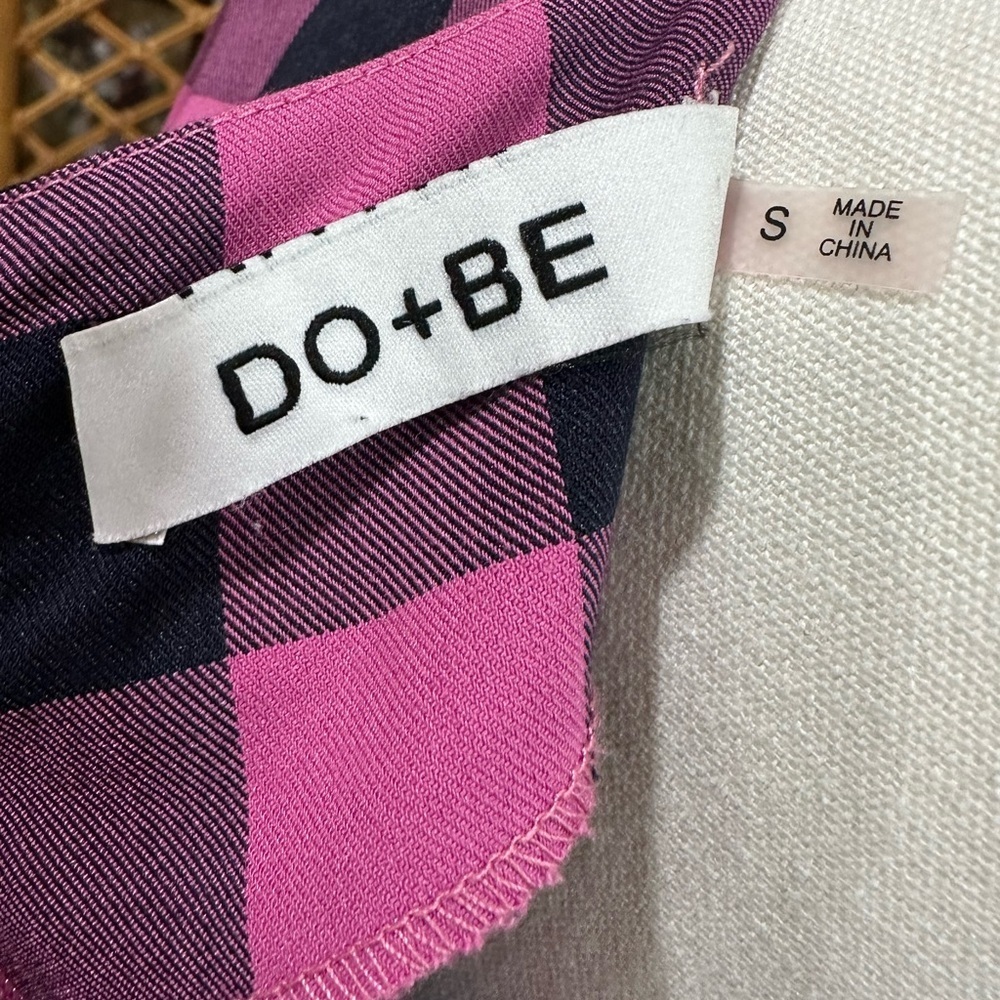 Do + Be pink and Navy Plaid Women's Blouse size small - Picture 8 of 8